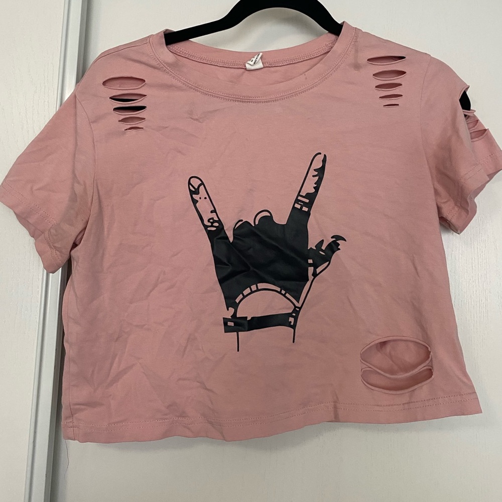 Cropped pink graphic tee